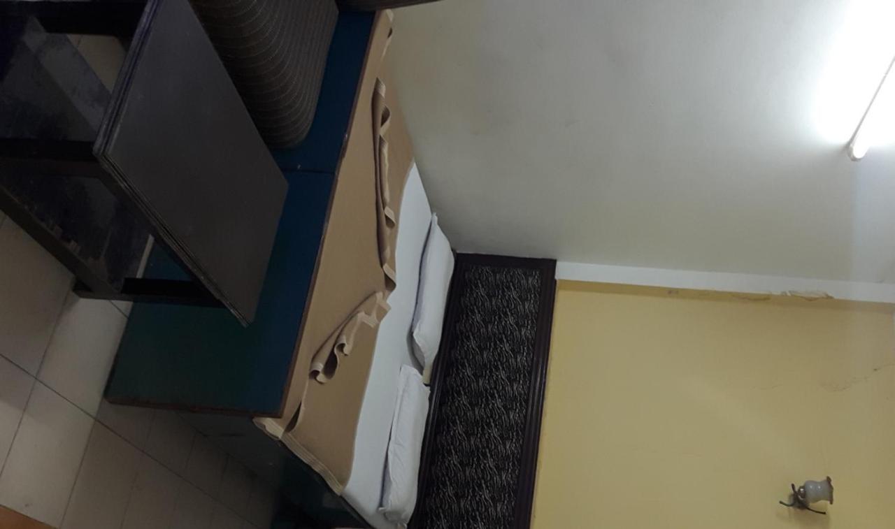 Hotel Shreeram Deluxe Új-Delhi Kültér fotó