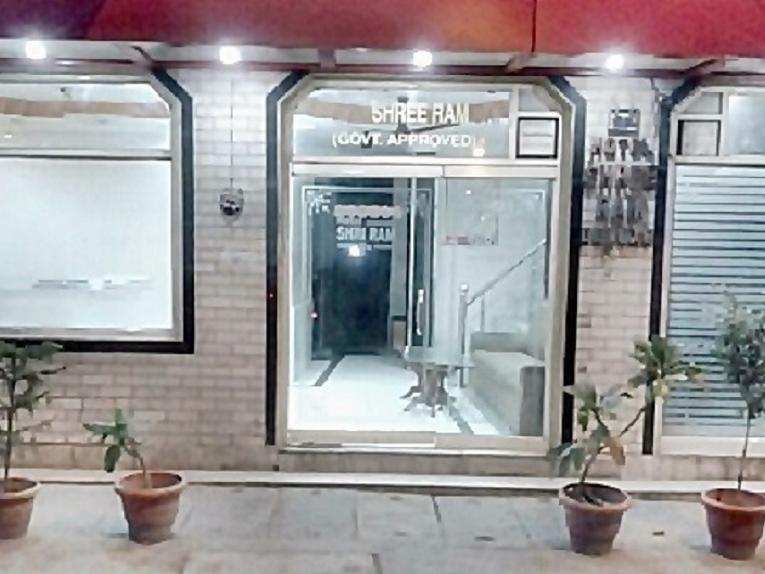 Hotel Shreeram Deluxe Új-Delhi Kültér fotó