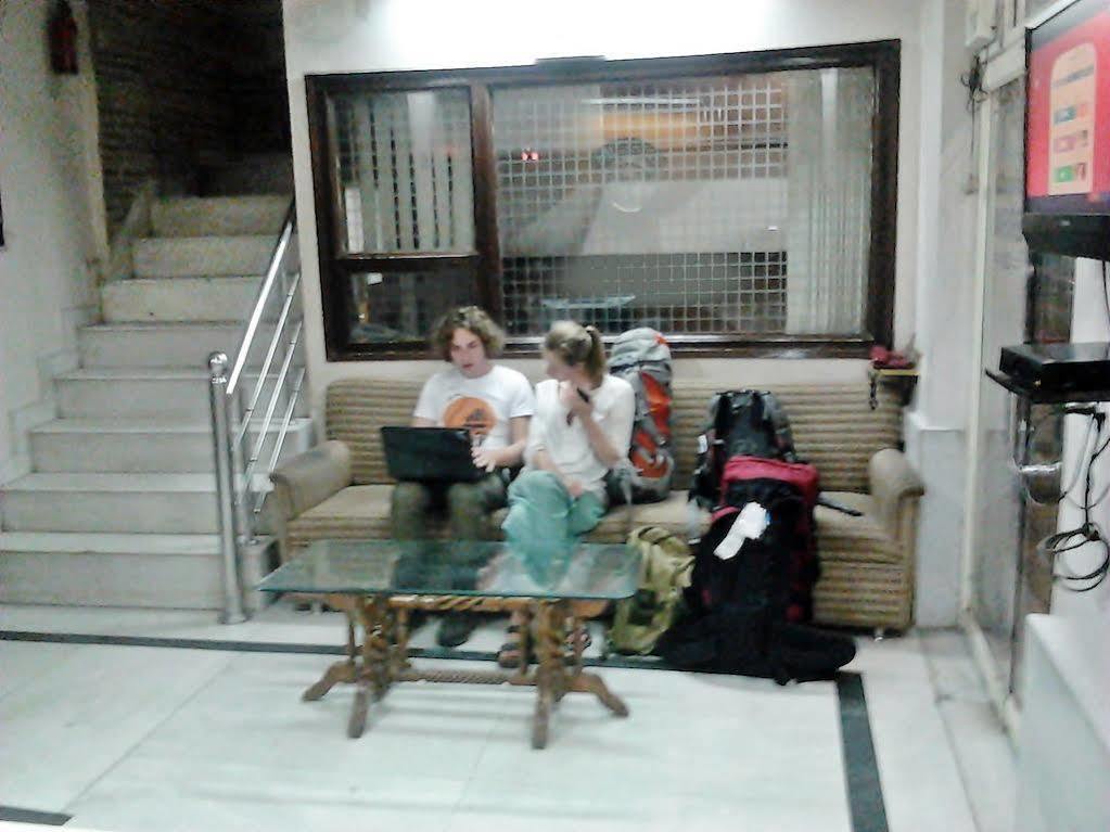 Hotel Shreeram Deluxe Új-Delhi Kültér fotó