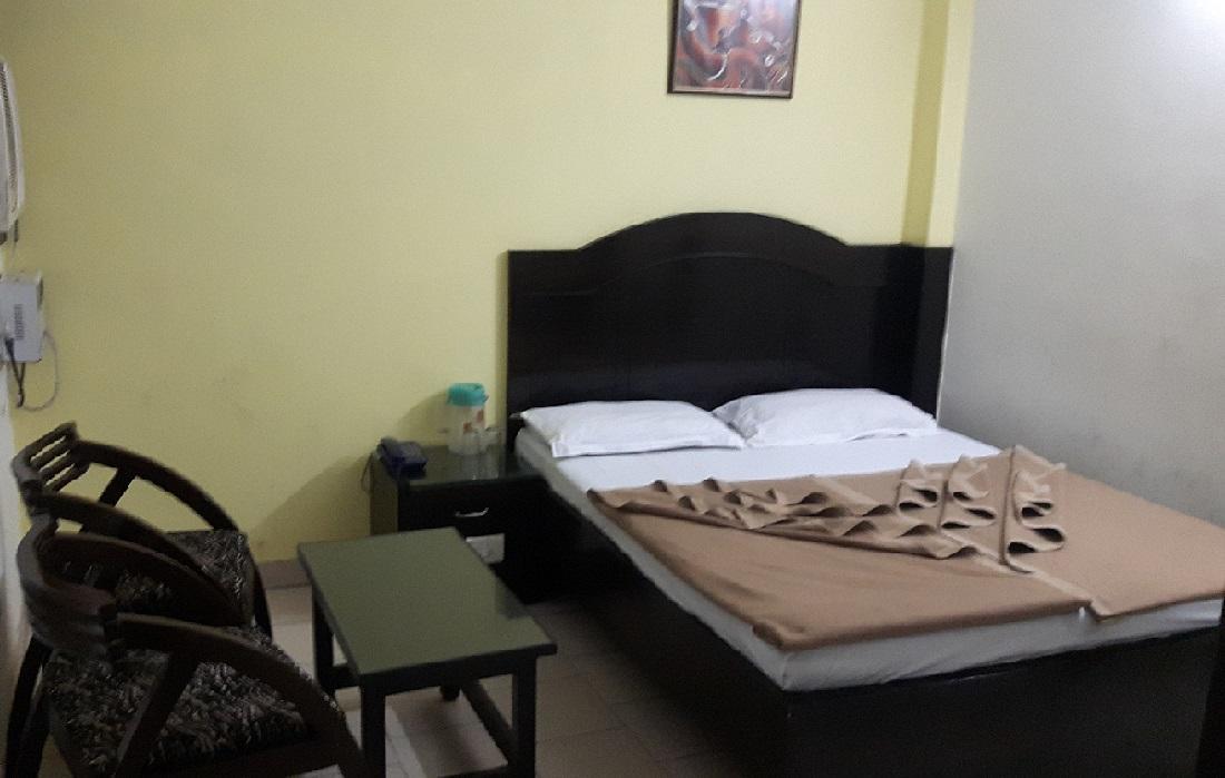 Hotel Shreeram Deluxe Új-Delhi Kültér fotó